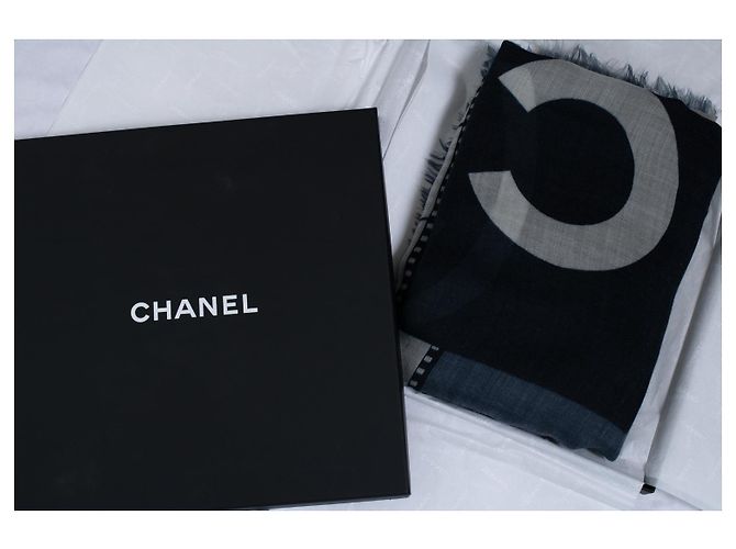 Chanel, Sciarpa in cashmere CC Cinema blu e bianco Multicolore - vista 5