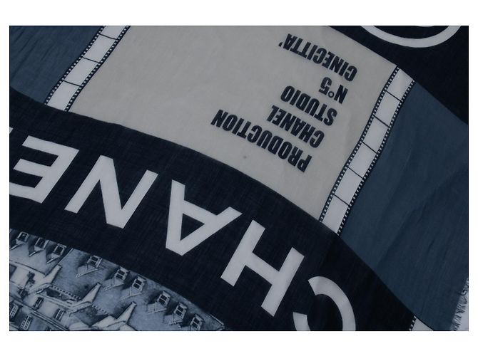 Chanel, Sciarpa in cashmere CC Cinema blu e bianco Multicolore - vista 6