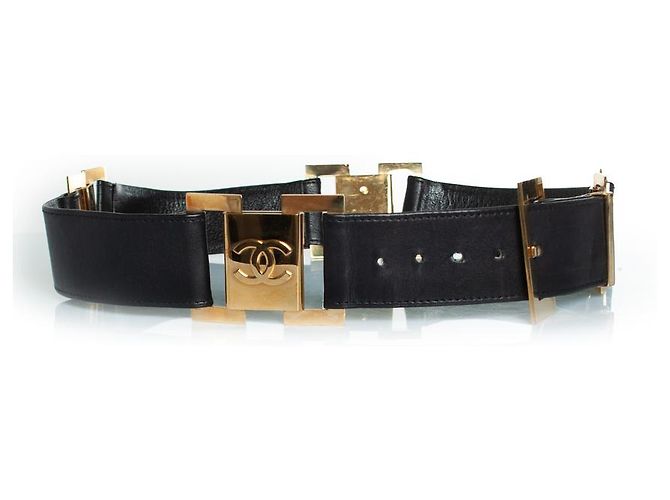Chanel, Vintage-Gürtel aus schwarzem Leder mit Logo - Ansicht 2