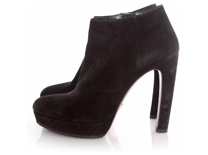 Prada, botas de plataforma em camurça preta. Preto - vista 5