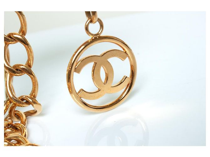 Chanel, cinturón 93 de metal chapado en oro - collar con logo CC Dorado Metálico - vista 2