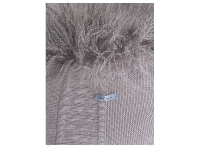 Blumarine, grauer Wollstrickjacke mit Pelzkragen. - Ansicht 5