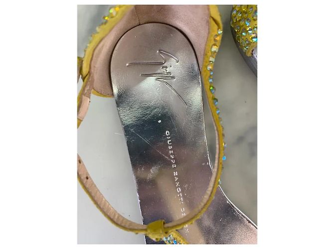 Sandali Giuseppe Zanotti in camoscio giallo e strass - vista 2