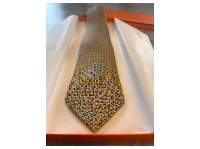 Cravatta in seta Hermès Les Chauves Souris Arancione Blu chiaro - vista 2