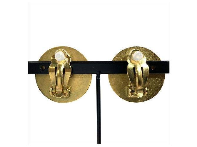 Brincos Chanel Coco Mark Circle Preto Dourado - vista 3