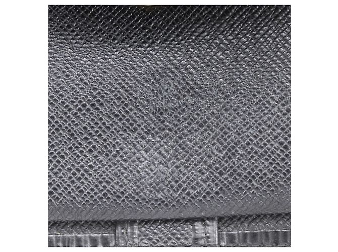 Cartera de doble pliegue en cuero Epi Louis Vuitton Negro - vista 11