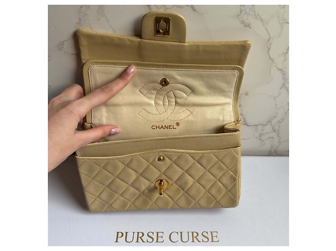 Borsa Chanel Classic Flap Medium in Agnello Beige - vista 15