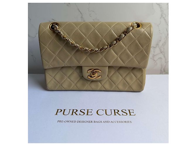 Borsa Chanel Classic Flap Medium in Agnello Beige - vista 18