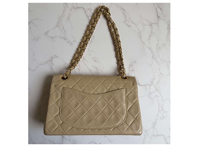 Borsa Chanel Classic Flap Medium in Agnello Beige - vista 4