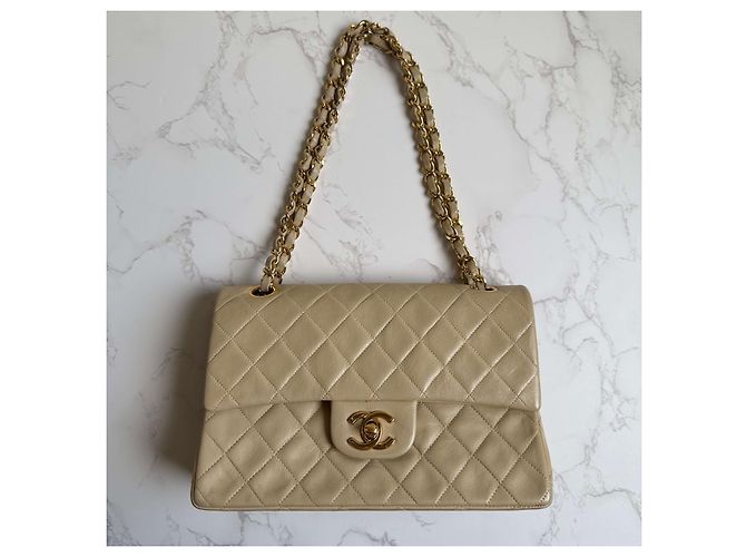 Borsa Chanel Classic Flap Medium in Agnello Beige - vista 5