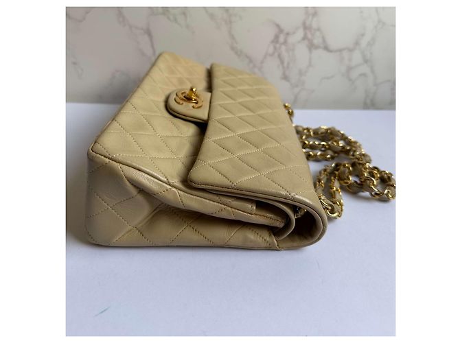 Borsa Chanel Classic Flap Medium in Agnello Beige - vista 7