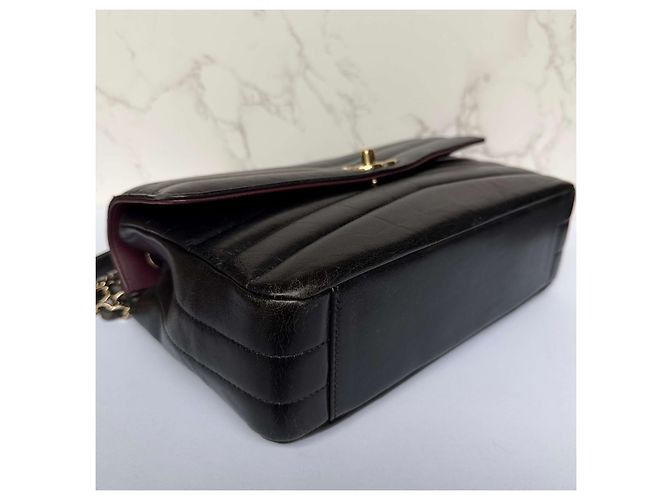 Timeless Chanel Borsa Reversed Chevron con patta in pelle nera Nero - vista 10