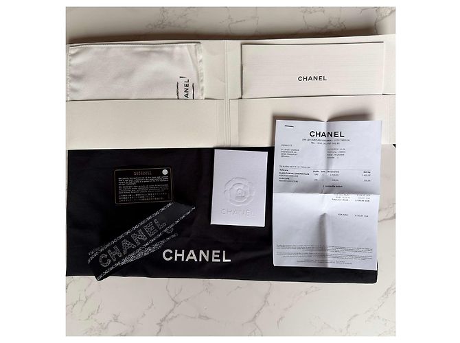 Timeless Chanel Borsa Reversed Chevron con patta in pelle nera Nero - vista 2