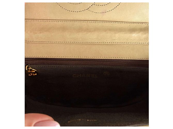 Borsa Chanel Half Moon Flap in pelle beige - vista 16