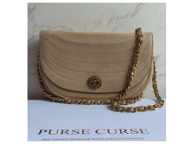 Borsa Chanel Half Moon Flap in pelle beige - vista 3