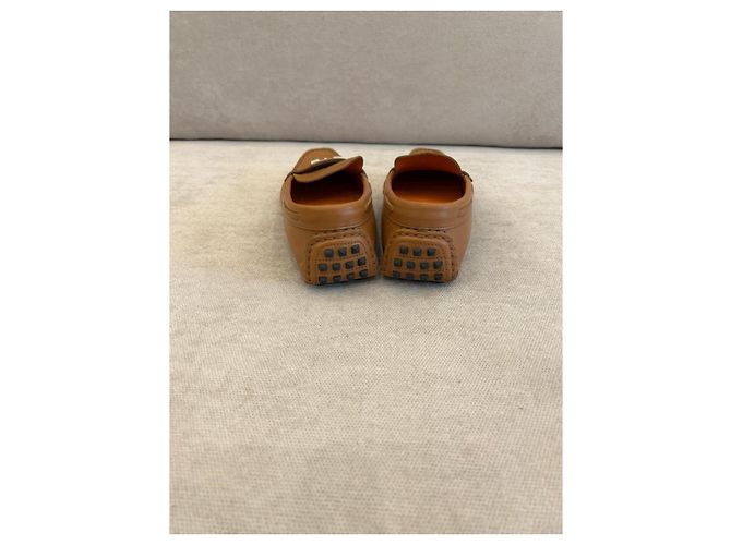 Hermès Mocassins de couro marrom com fivela prateada - vista 2