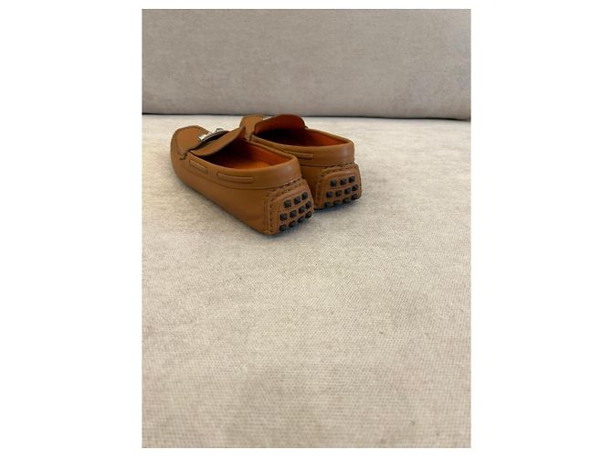 Hermès Mocassins de couro marrom com fivela prateada - vista 3
