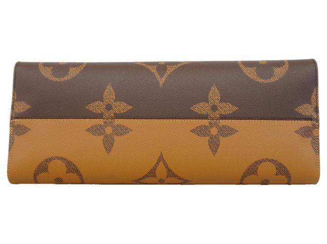 Borsa Tote Louis Vuitton Monogram Giant Reverse OnTheGo GM Marrone - vista 3