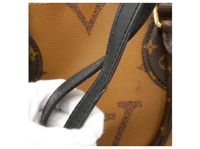 Borsa Tote Louis Vuitton Monogram Giant Reverse OnTheGo MM Marrone - vista 8