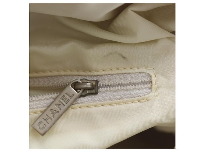 Borsa Boston della nuova linea da viaggio Chanel Beige - vista 9
