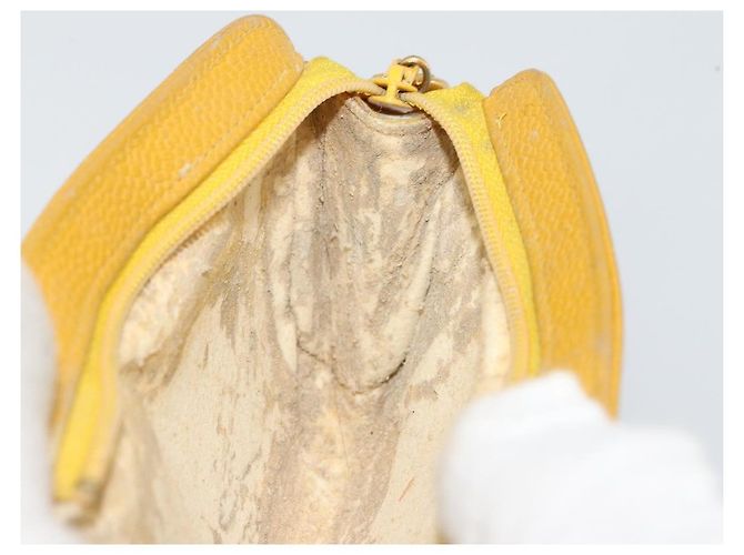 Pochette CHANEL in pelle Caviar Oro Giallo CC Auth bs35112 D'oro - vista 10