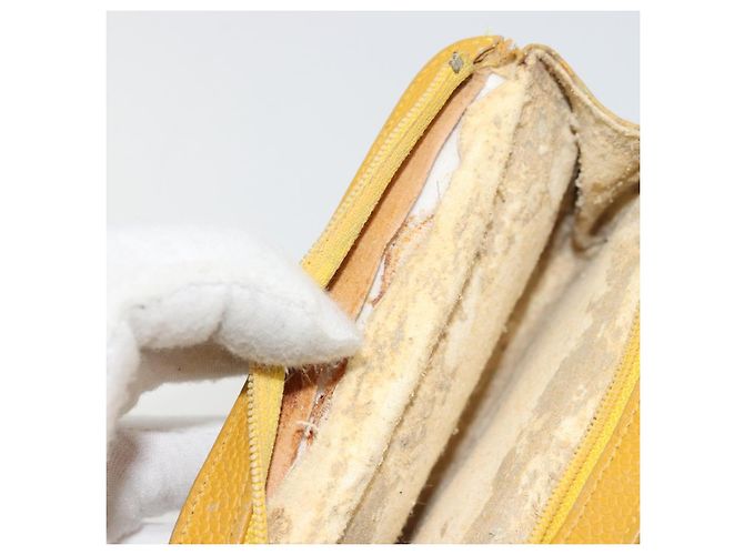 Pochette CHANEL in pelle Caviar Oro Giallo CC Auth bs35112 D'oro - vista 12