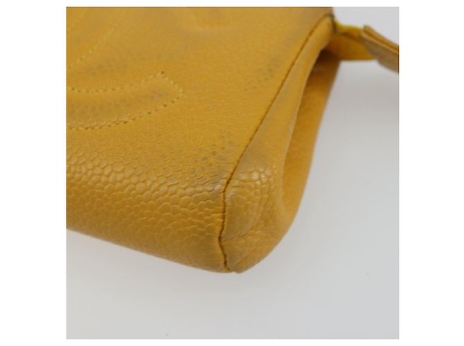 Pochette CHANEL in pelle Caviar Oro Giallo CC Auth bs35112 D'oro - vista 7