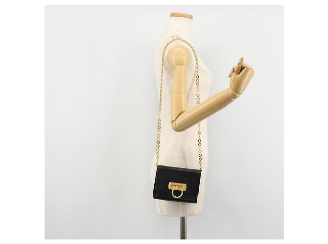 Borsa a tracolla Salvatore Ferragamo Gancini con catena in pelle nera e oro Auth 179103 Nero D'oro - vista 21