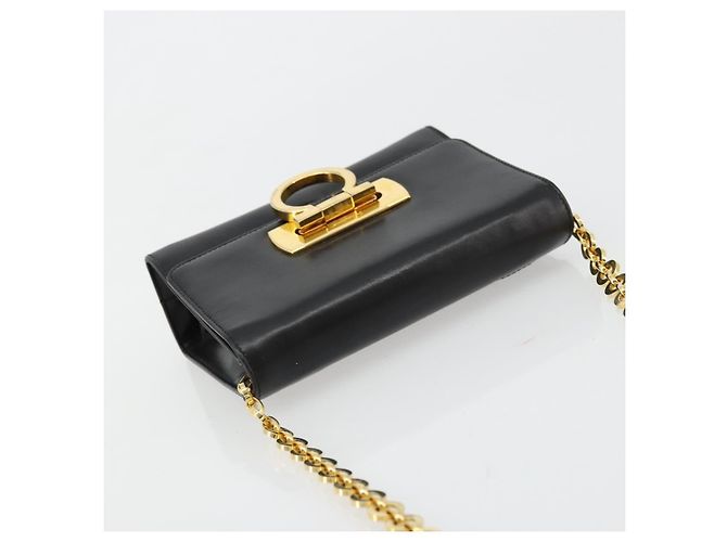 Borsa a tracolla Salvatore Ferragamo Gancini con catena in pelle nera e oro Auth 179103 Nero D'oro - vista 6