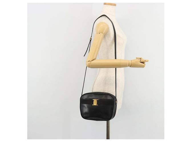 Borsa a Spalla Salvatore Ferragamo Vala in Pelle Nera e Oro Auth BA12552 Nero D'oro - vista 23