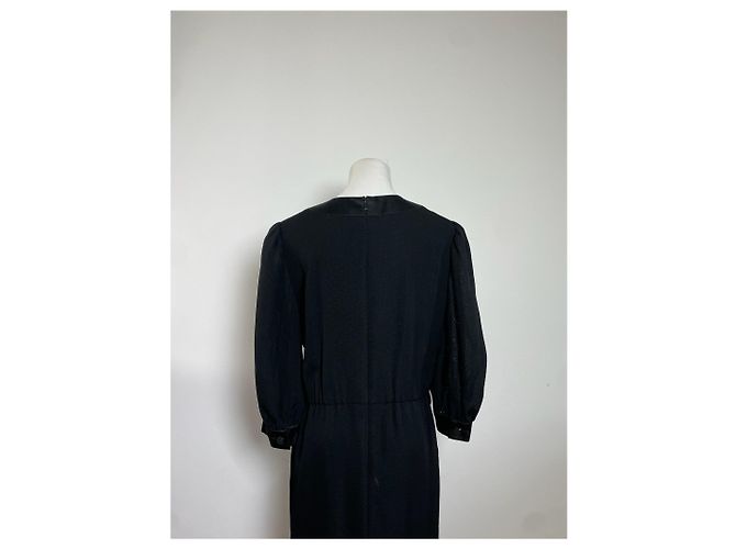 Givenchy Maxi-Kleid in Schwarz mit seitlichen Knopfdetails - Ansicht 12