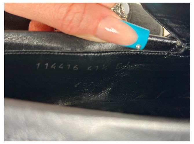 Mocassini vintage Gucci in pelle nera con l'iconico logo GG Nero - vista 2