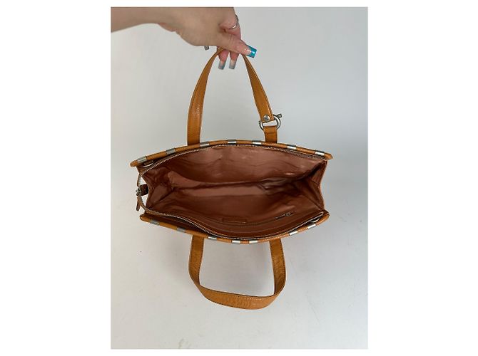 Bolso Tote Courreges de cuero color canela con herrajes en tono plata Camello - vista 4