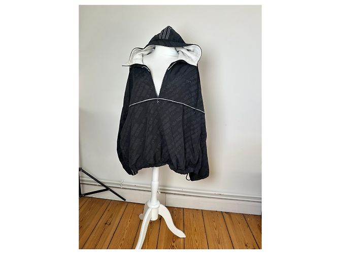 Windbreaker Alexander Wang Schwarz Reflektierendes Logo Muster - Ansicht 10