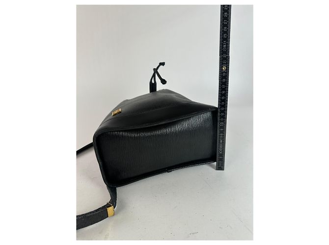 Vintage Givenchy Leder-Bucket-Bag Schwarz - Ansicht 15