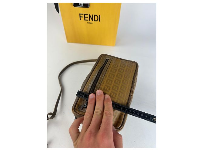 Fendi Vintage Umhängetasche FF Logo Muster brauner Stoff - Ansicht 11