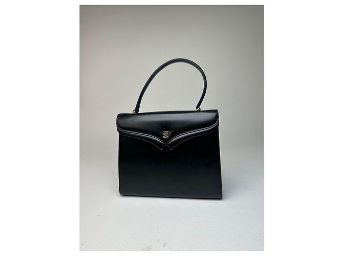 Vintage Givenchy Handtasche aus glattem Leder Schwarz mit Klappe - Ansicht 11