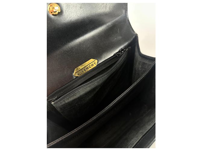 Vintage Givenchy Handtasche aus glattem Leder Schwarz mit Klappe - Ansicht 4