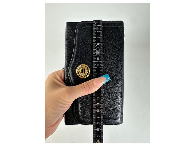 Givenchy Ledergeldbörse in Schwarz mit goldfarbenem Logo-Detail - Ansicht 7