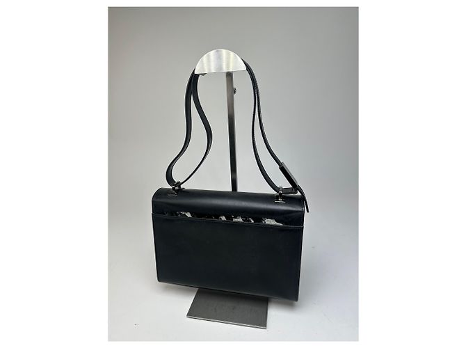 Gucci Black Leather Shoulder Bag - view 2