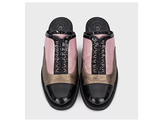 Zoccoli Chanel Tricolor con lacci Misura 38.5 Usato - vista 2