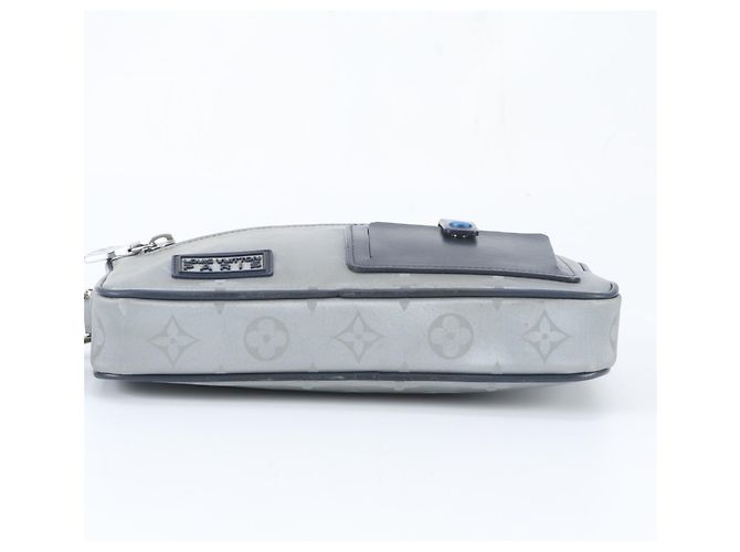 Clutch Louis Vuitton Monogram Satellite Alpha Argento Blu navy - vista 6