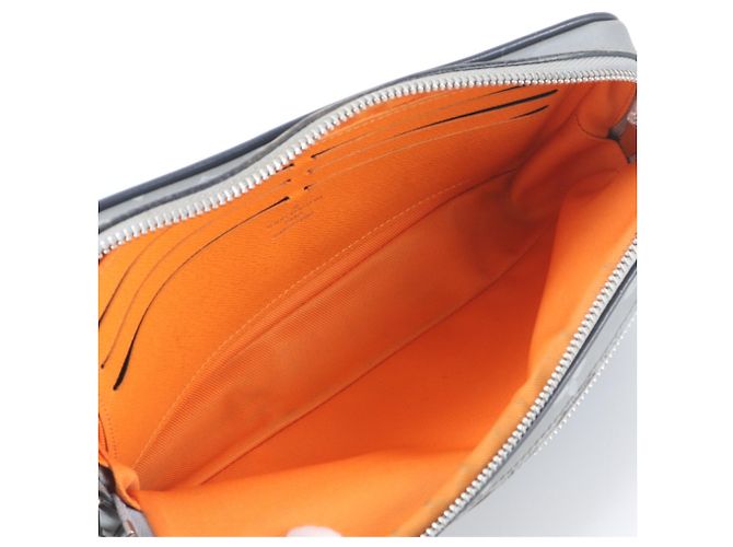 Clutch Louis Vuitton Monogram Satellite Alpha Argento Blu navy - vista 7