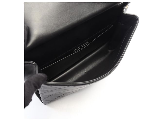 Borsa a tracolla 2-Way Matelassé Chanel in nero - vista 4