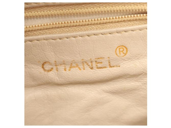 Chanel Matelassé Schultertasche Beige - Ansicht 4