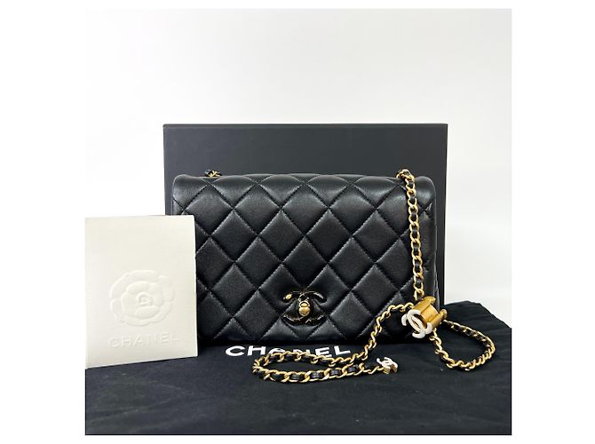 Timeless Bolsa Chanel Enamel Multi CC Chain Flap em pele de cordeiro acolchoada Mini Preto - vista 2