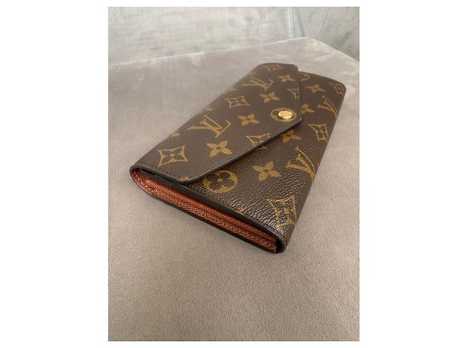 Louis Vuitton Cartera Sarah Monogram Canvas Castaño - vista 7