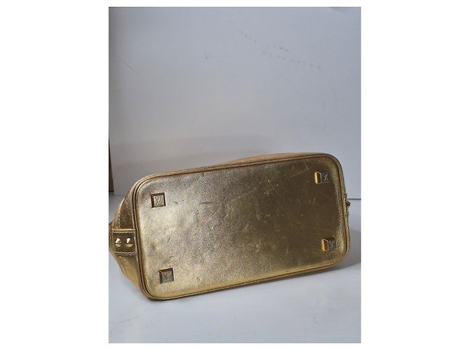 Louis Vuitton Alma BB borsa pelle oro D'oro - vista 11