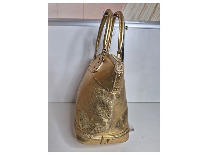 Louis Vuitton Alma BB borsa pelle oro D'oro - vista 2