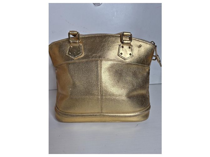 Louis Vuitton Alma BB borsa pelle oro D'oro - vista 4